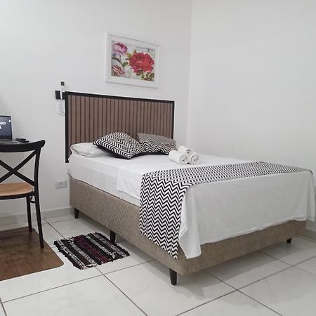 Loft 2 Completo Ar Canais Assinat Garagem Internet Prox Aparecida E Industrias Apartment Пиндамонянгаба Екстериор снимка
